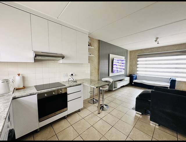 2 BEDROOM TOWNHOUSE FOR SALE IN MEREDALE